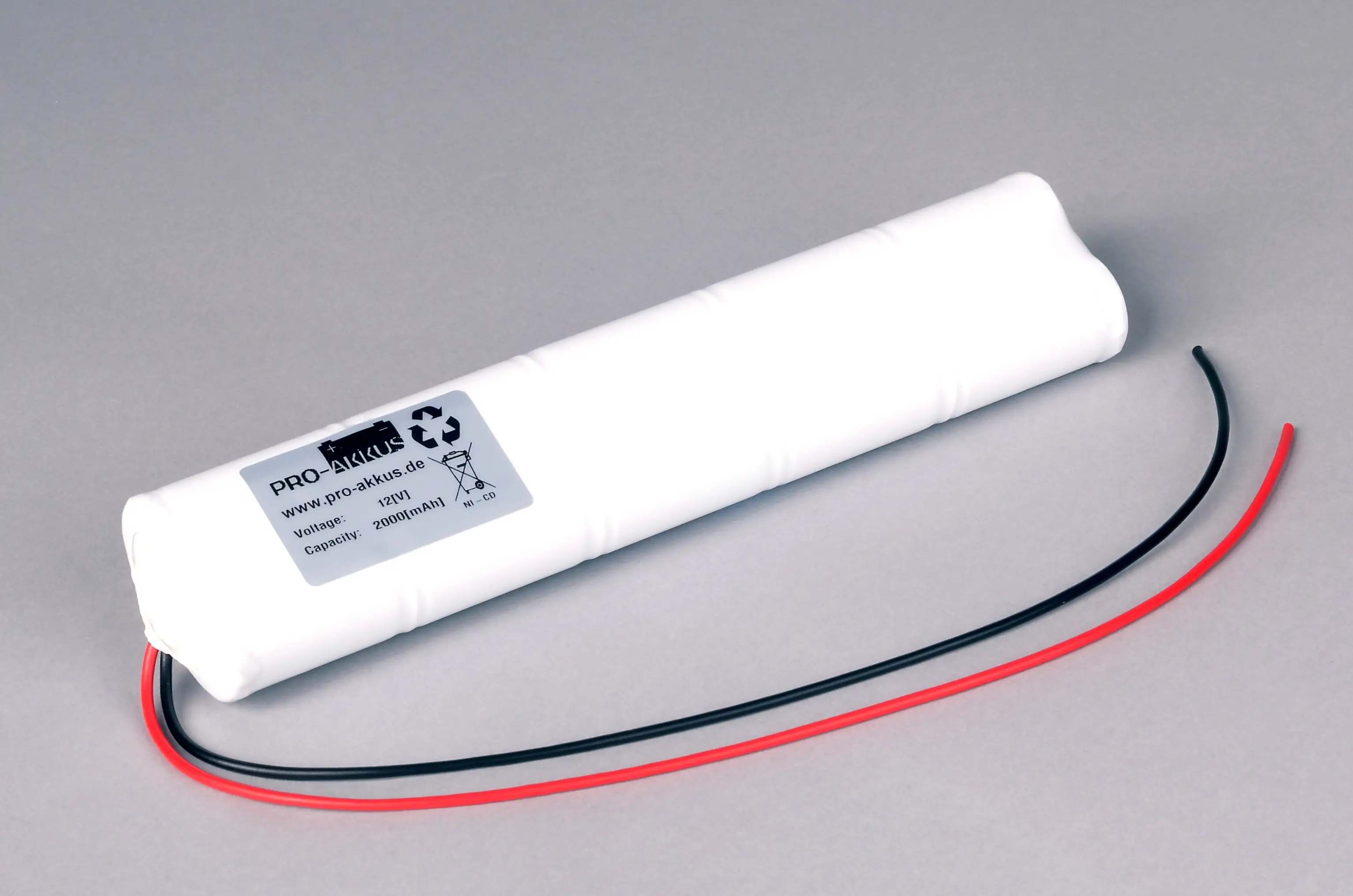 NiCd Notbeleuchtung Akku 12V / 2000mAh (2,0Ah), Stab mit Kabel NiCd Notbeleuchtung Akku 12V / 2000mAh (2,0Ah), Stab mit Kabel