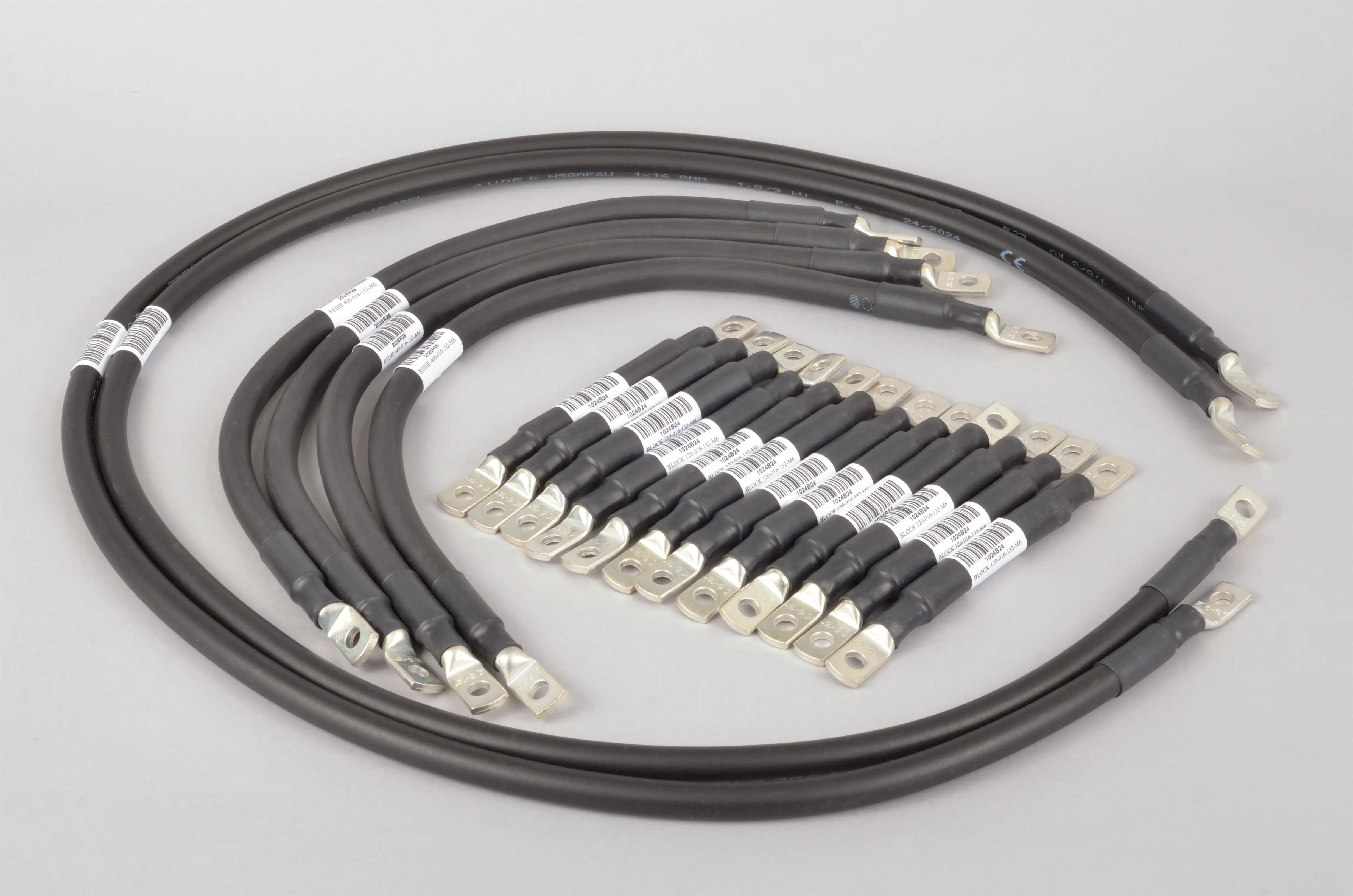 Verbinderpaket 216V 16qmm M6, SBNF 120 geeignet für 65Ah bis 80Ah Verbinderpaket 216V 16qmm M6, SBNF 120 geeignet für 65Ah bis 80Ah online bei pro-akkus kaufen