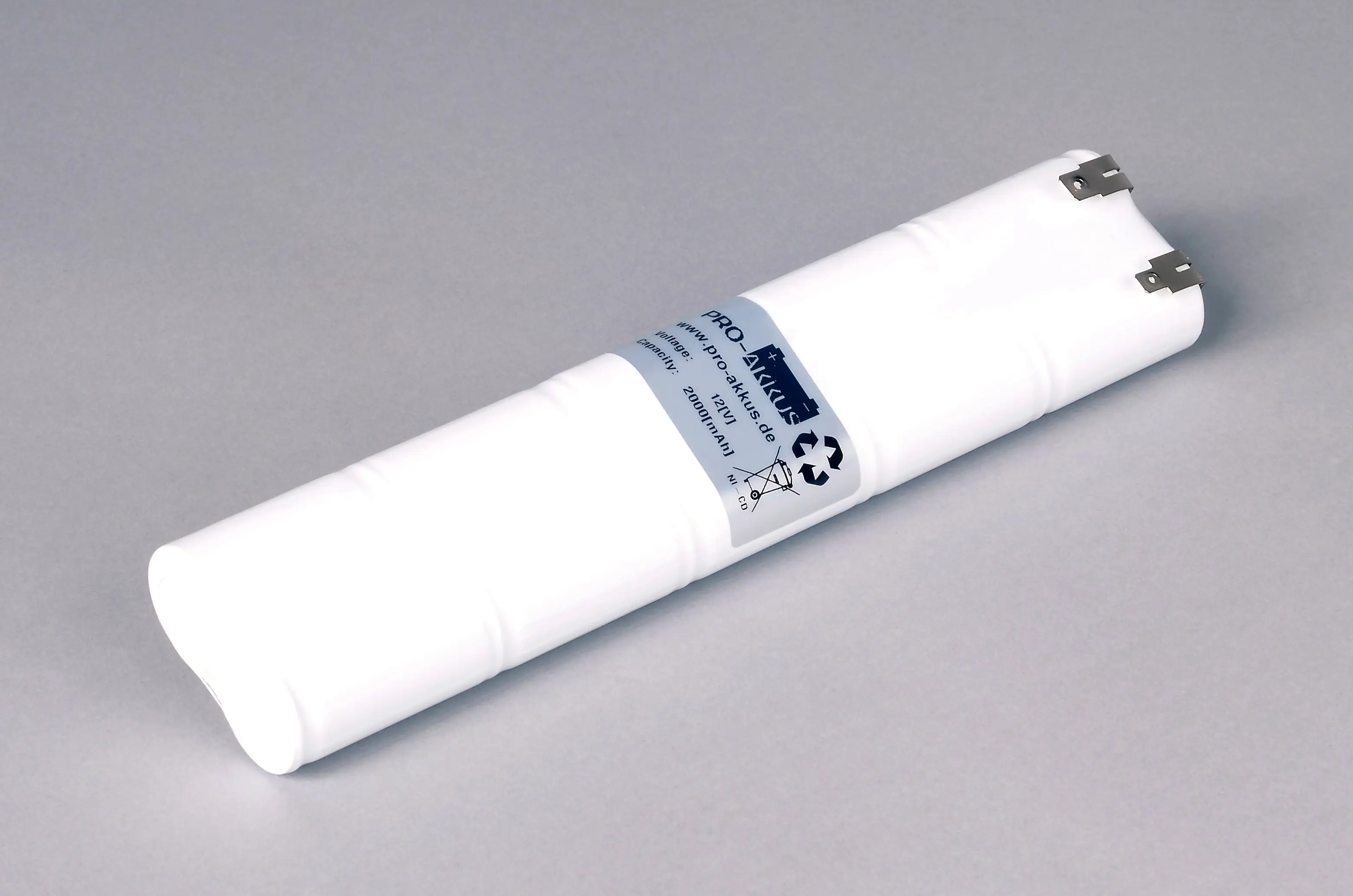 NiCd Notbeleuchtung Akku 12V / 2000mAh (2Ah), Stab, Faston +6,3/-4,8mm NiCd Notbeleuchtung Akku 12V / 2000mAh (2Ah), Stab, Faston +6,3/-4,8mm