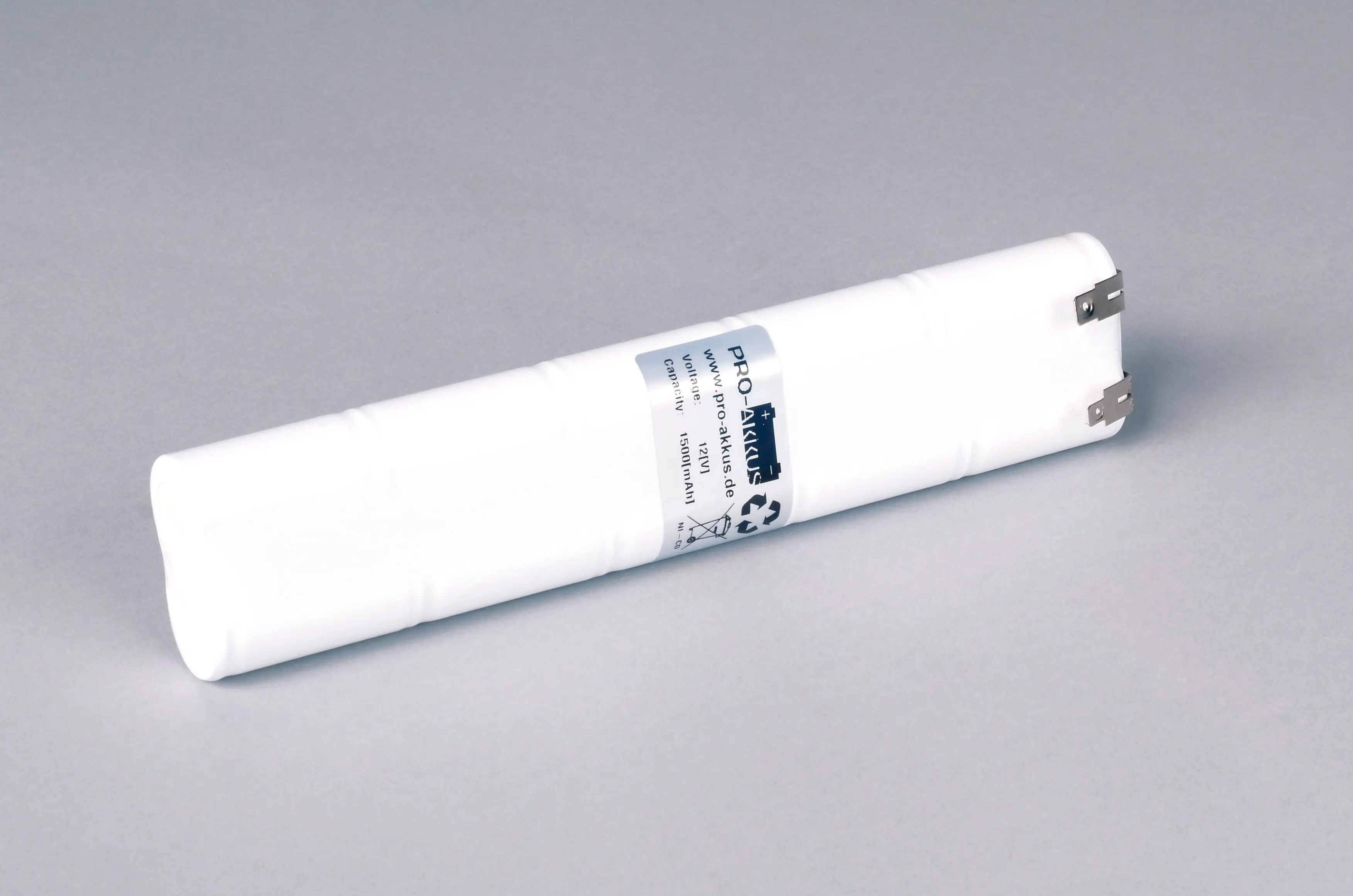 NiCd Notbeleuchtung Akku 12V / 1500mAh (1,5Ah), Stab, Faston +6,3/-4,8mm NiCd Notbeleuchtung Akku 12V / 1500mAh (1,5Ah), Stab, Faston +6,3/-4,8mm