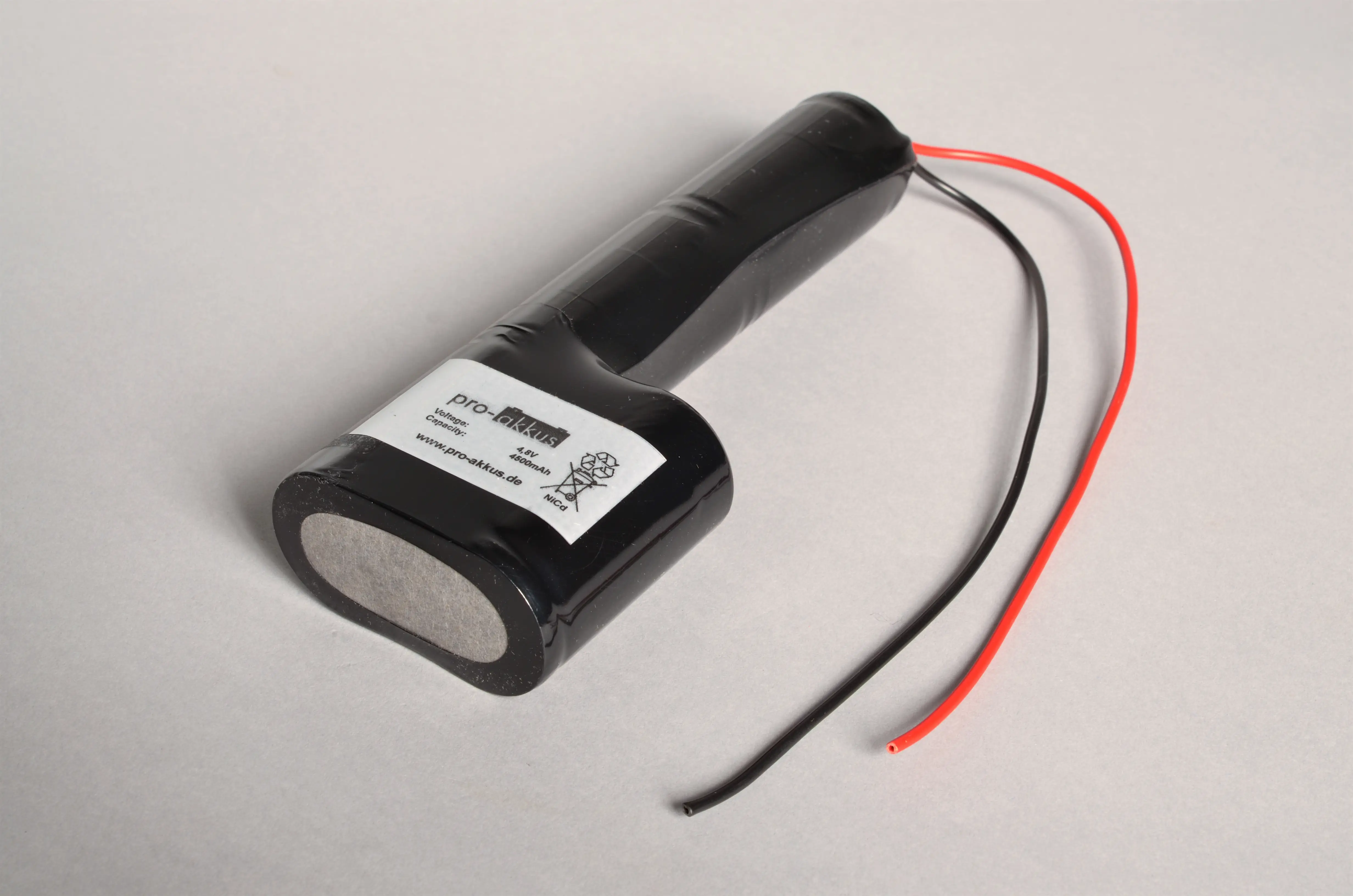NiCd Notbeleuchtung Akku 4,8V / 4500mAh (4,5Ah), L3+1 Stab mit Kabel online bei pro-akkus kaufen