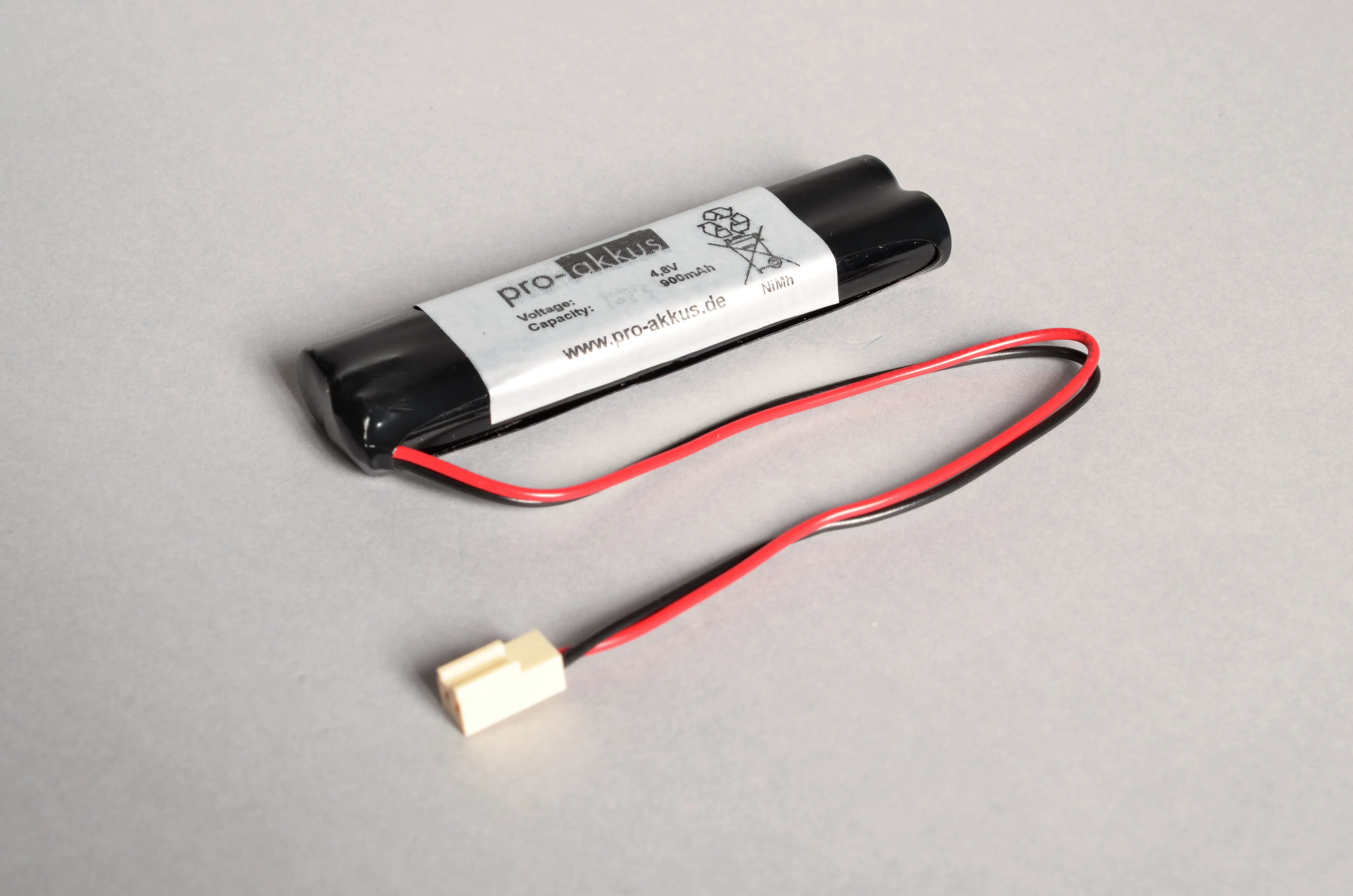NiMh Notbeleuchtung Akku 4,8V / 900mAh (0,9Ah), L2x2 Stab mit Kabel und Stecker online bei pro-akkus kaufen