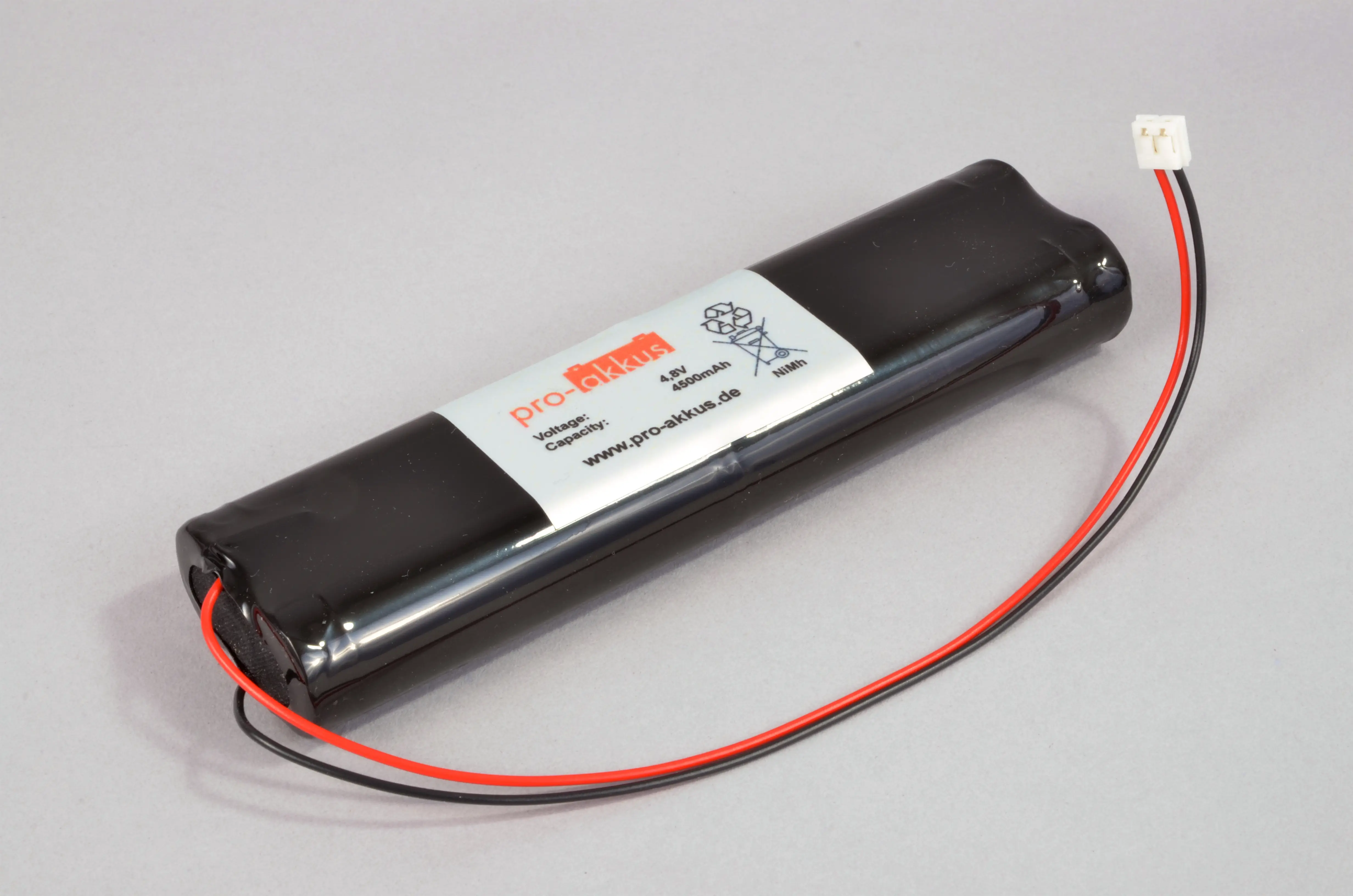 NiMh Notbeleuchtung Akku 4,8V / 4,5Ah, L2x2 Stab mit Kabel und Stecker  online bei pro-akkus kaufen