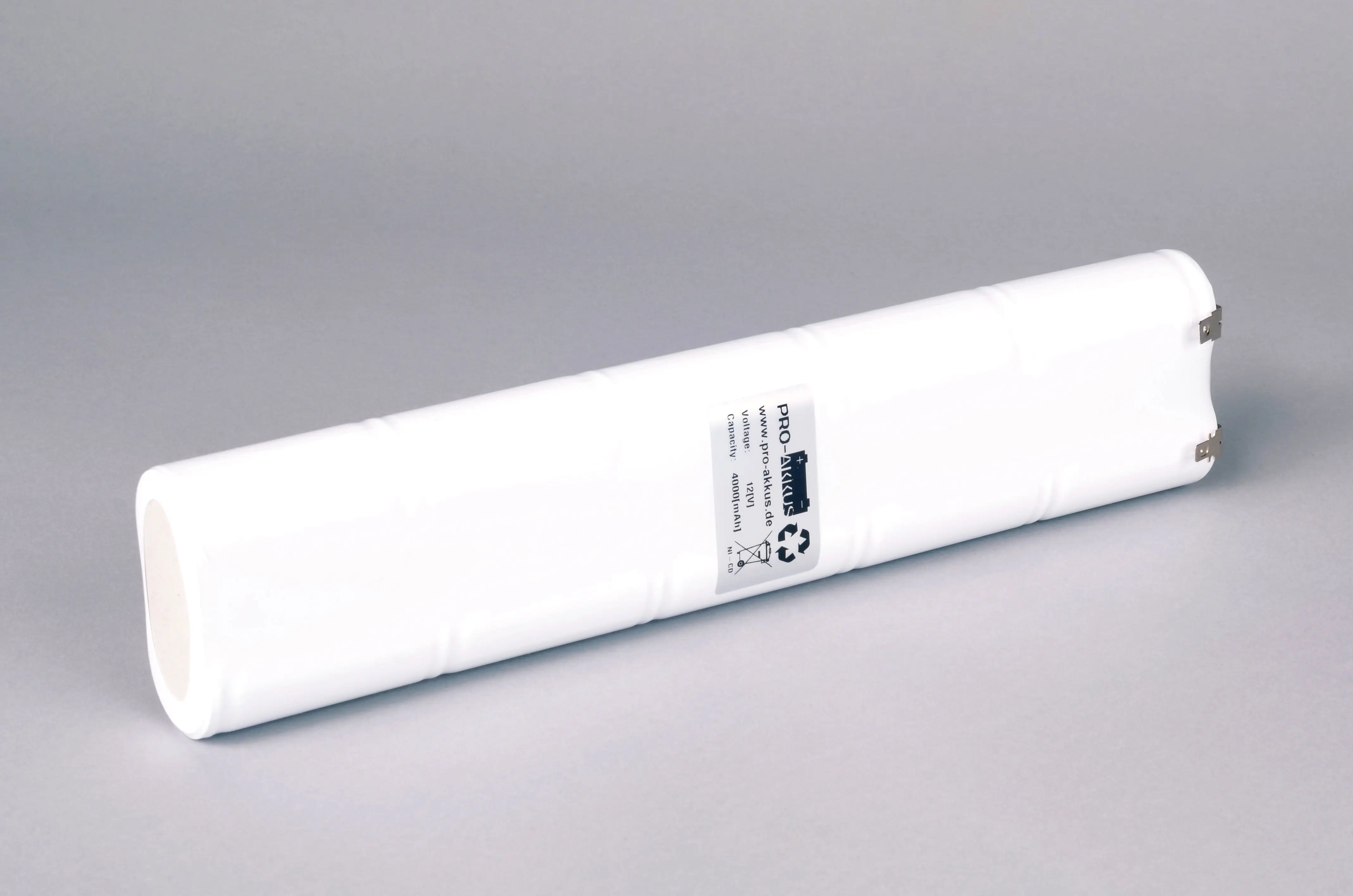 NiCd Notbeleuchtung Akku 12V / 4000mAh (4Ah), Stab, Faston +6,3/-4,8mm NiCd Notbeleuchtung Akku 12V / 4000mAh (4Ah), Stab, Faston +6,3/-4,8mm