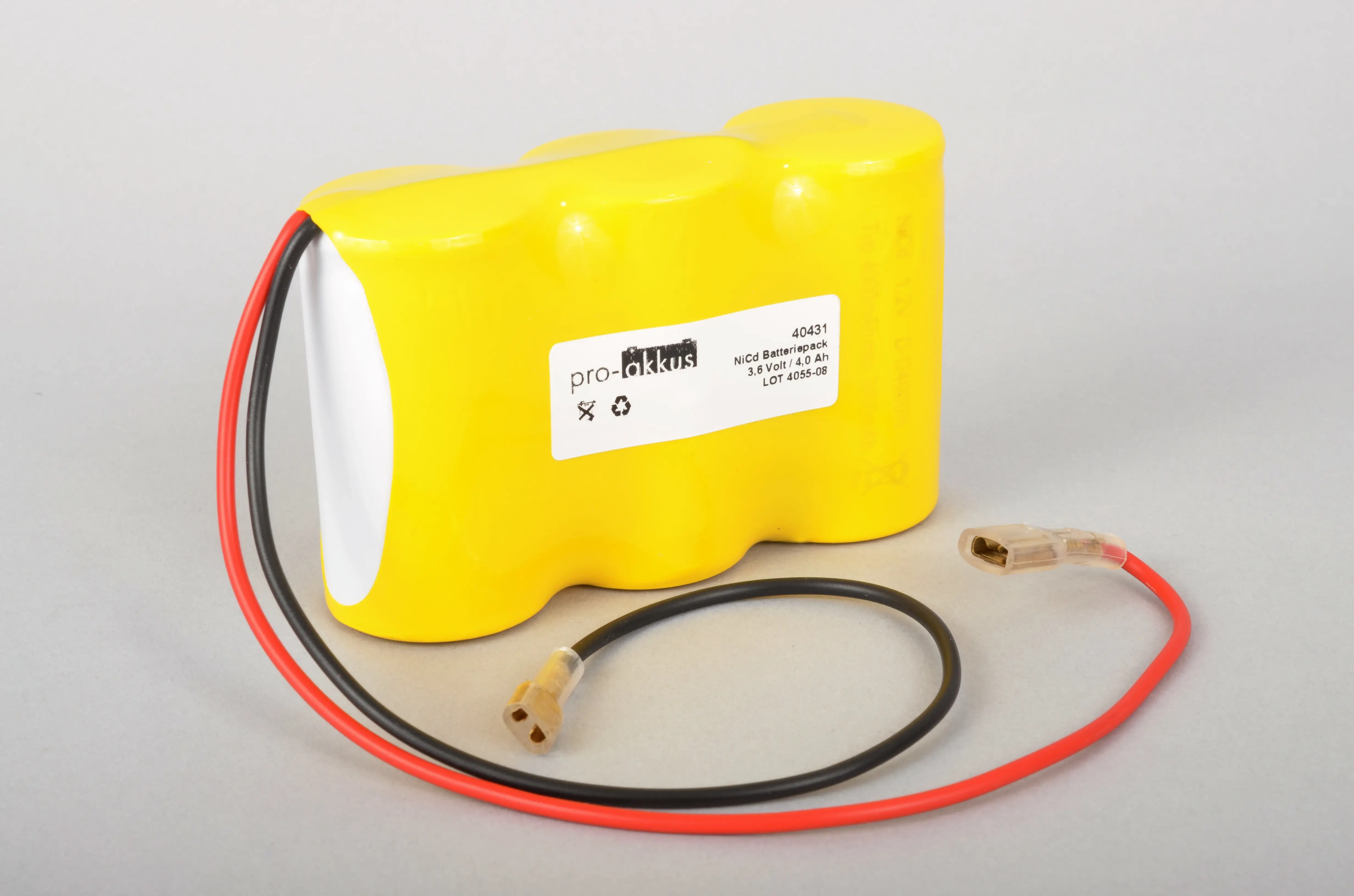 NiCd Notbeleuchtung Akku 3,6V / 4000mAh, Reihe mit Kabel und Faston Flachsteckhülsen +6,3/-4,8mm online bei pro-akkus kaufen
