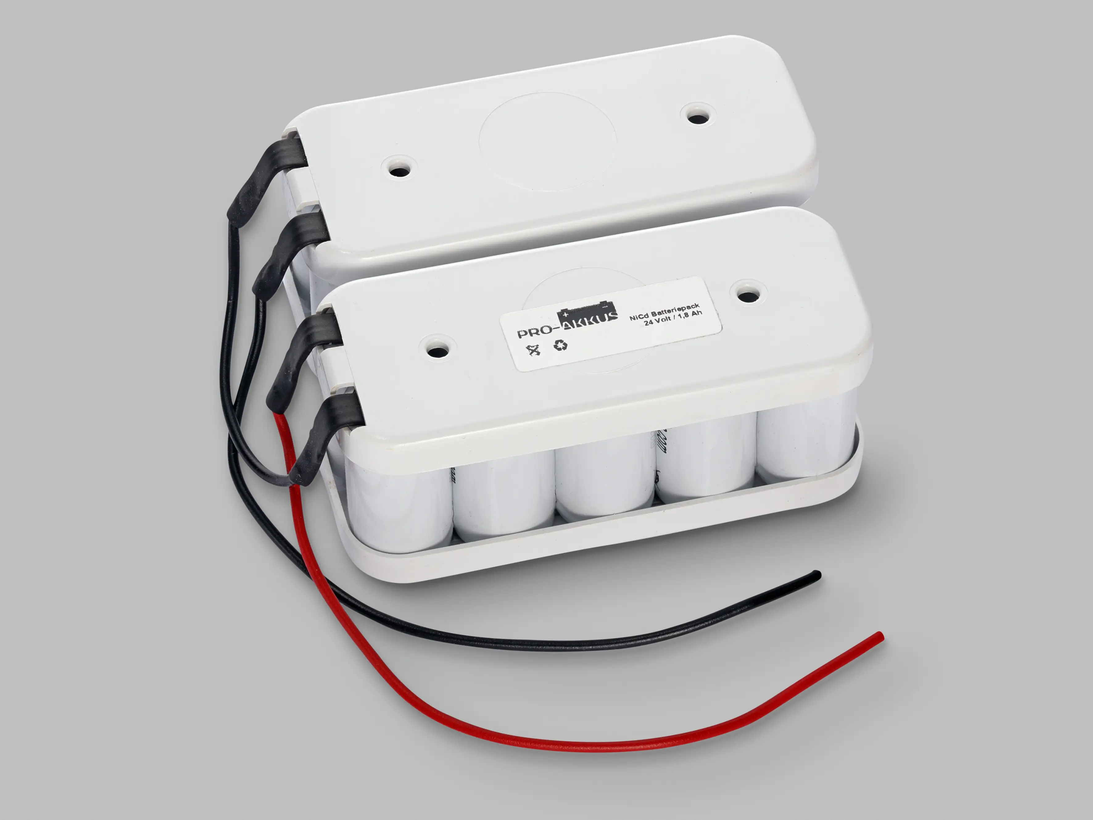 NiCd Rauchwärmeabzugsanlagen Akku 24V / 1800mAh 2 Reihen mit Brücke und Kabel NiCd Rauchwärmeabzugsanlagen Akku 24V / 1800mAh 2 Reihen mit Brücke und Kabel