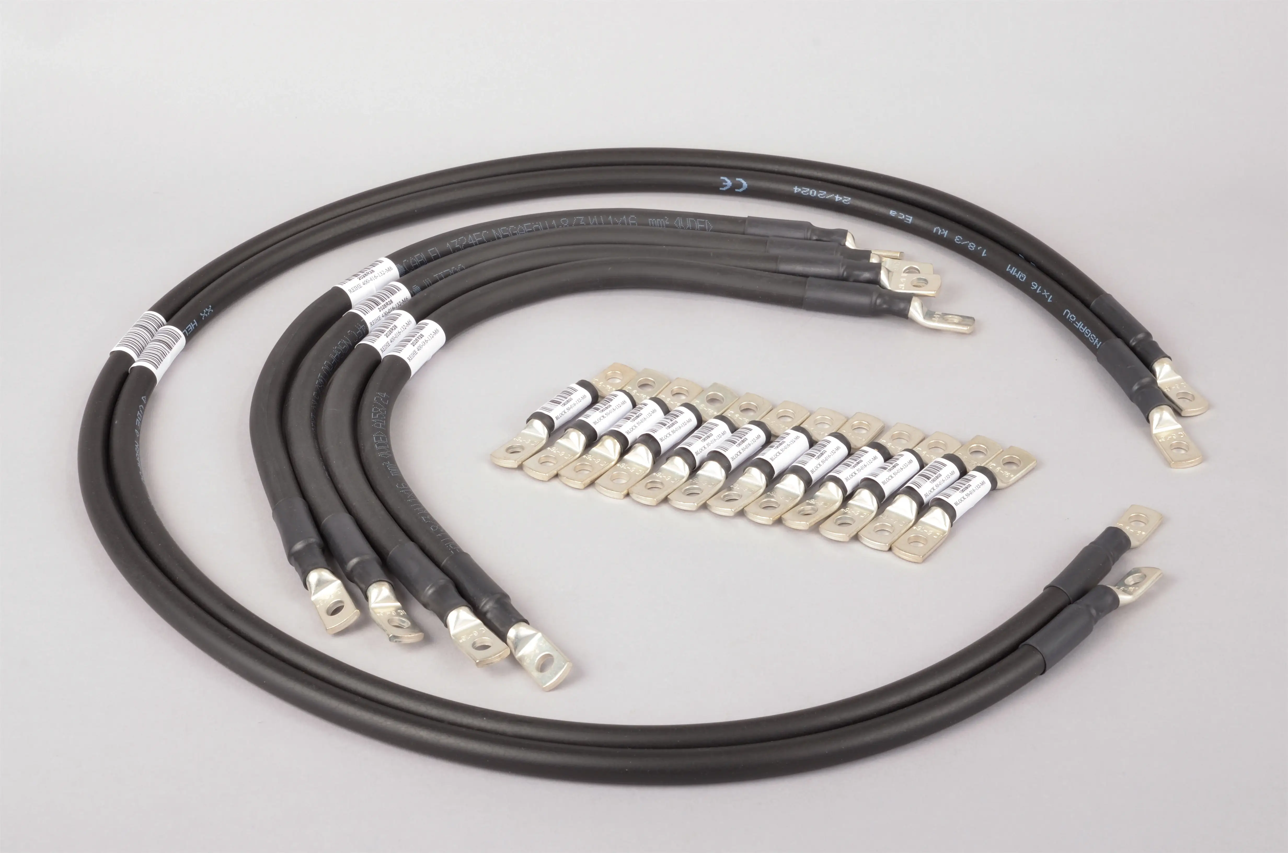 Verbinderpaket 216V 16qmm M6, SBNF 50 geeignet für 33Ah bis 55Ah Verbinderpaket 216V 16qmm M6, SBNF 50 geeignet für 33Ah bis 55Ah online bei pro-akkus kaufen