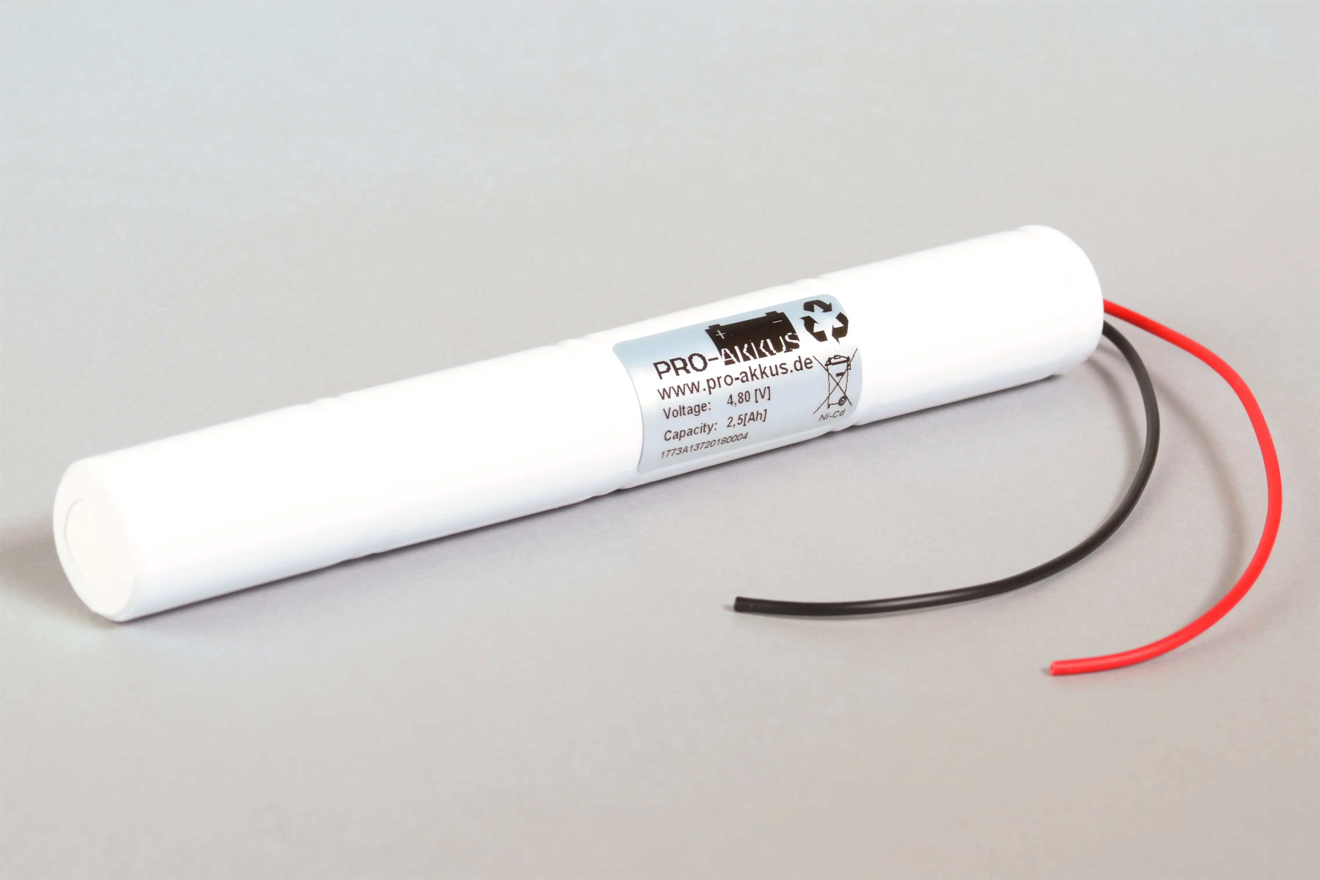 NiCd Notbeleuchtung Akku 4,8V / 2500mAh (2,5Ah), Stab mit Kabel online bei pro-akkus kaufen