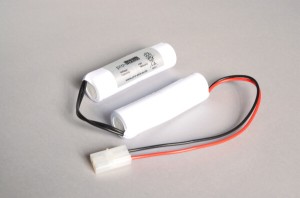 NiCd Notbeleuchtung Akkupack 4,8V / 1800mAh (1,8Ah) 2 Stäbe frei legbar mit Kabel und Stecker