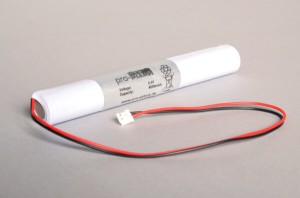 NiMh Notbeleuchtung Akku 2,4V / 4500mAh (4,5Ah) Stab mit Kabel und Stecker