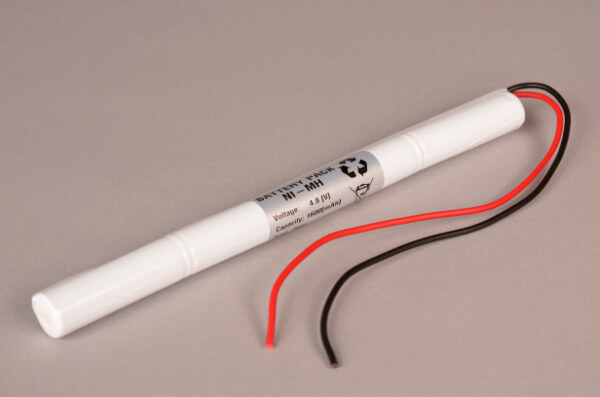 Ni-Mh Akkupack Notlicht Notbeleuchtung 4,8V / 1600mAh (1,6Ah) Stabform mit Kabel